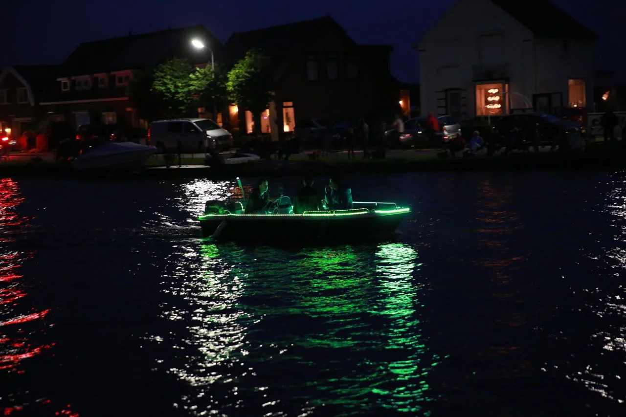 Vuur en Licht op het water - Verlichte botenshow 2016 © www.kicksfotos.nl