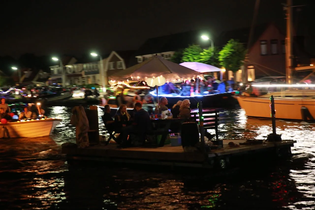 Vuur en Licht op het water - Verlichte botenshow 2016 © www.kicksfotos.nl