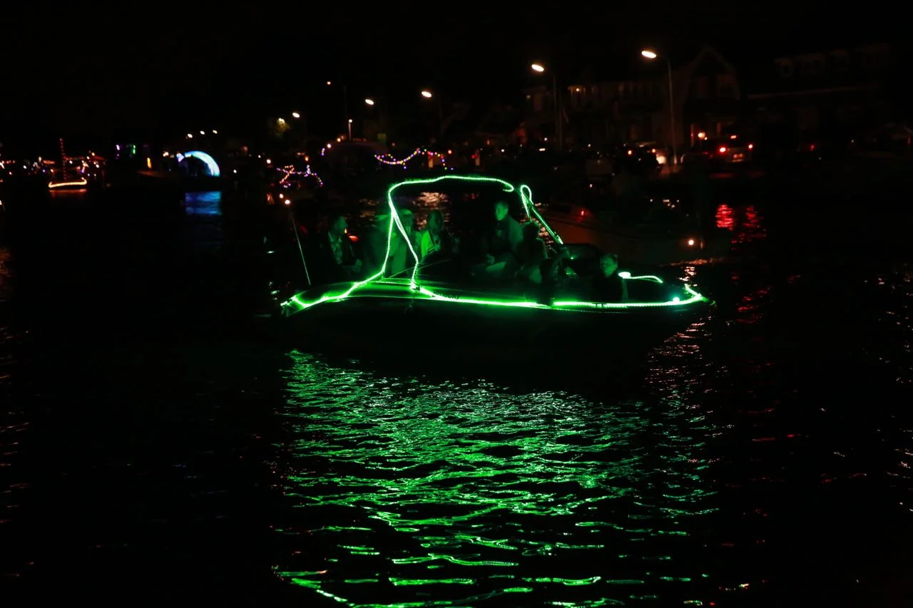 Vuur en Licht op het water - Verlichte botenshow 2016 © www.kicksfotos.nl