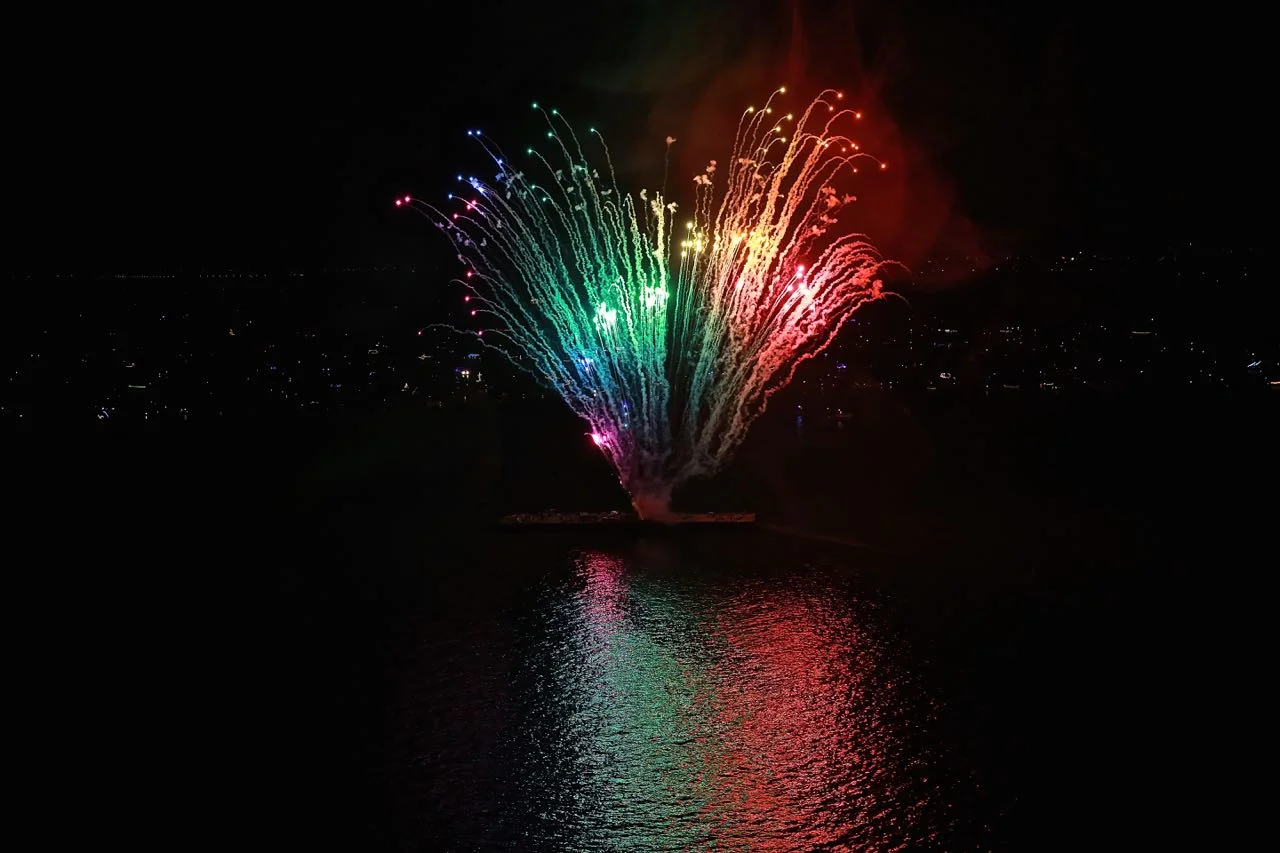 Vuur en Licht op het water - Vuurwerk 2016 © www.kicksfotos.nl
