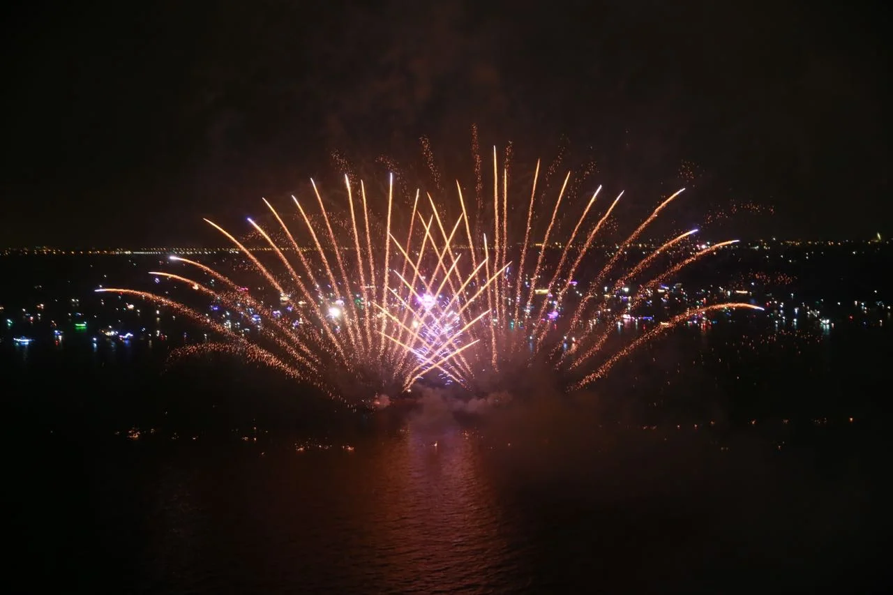 Vuur en Licht op het water - Vuurwerk 2016 © www.kicksfotos.nl