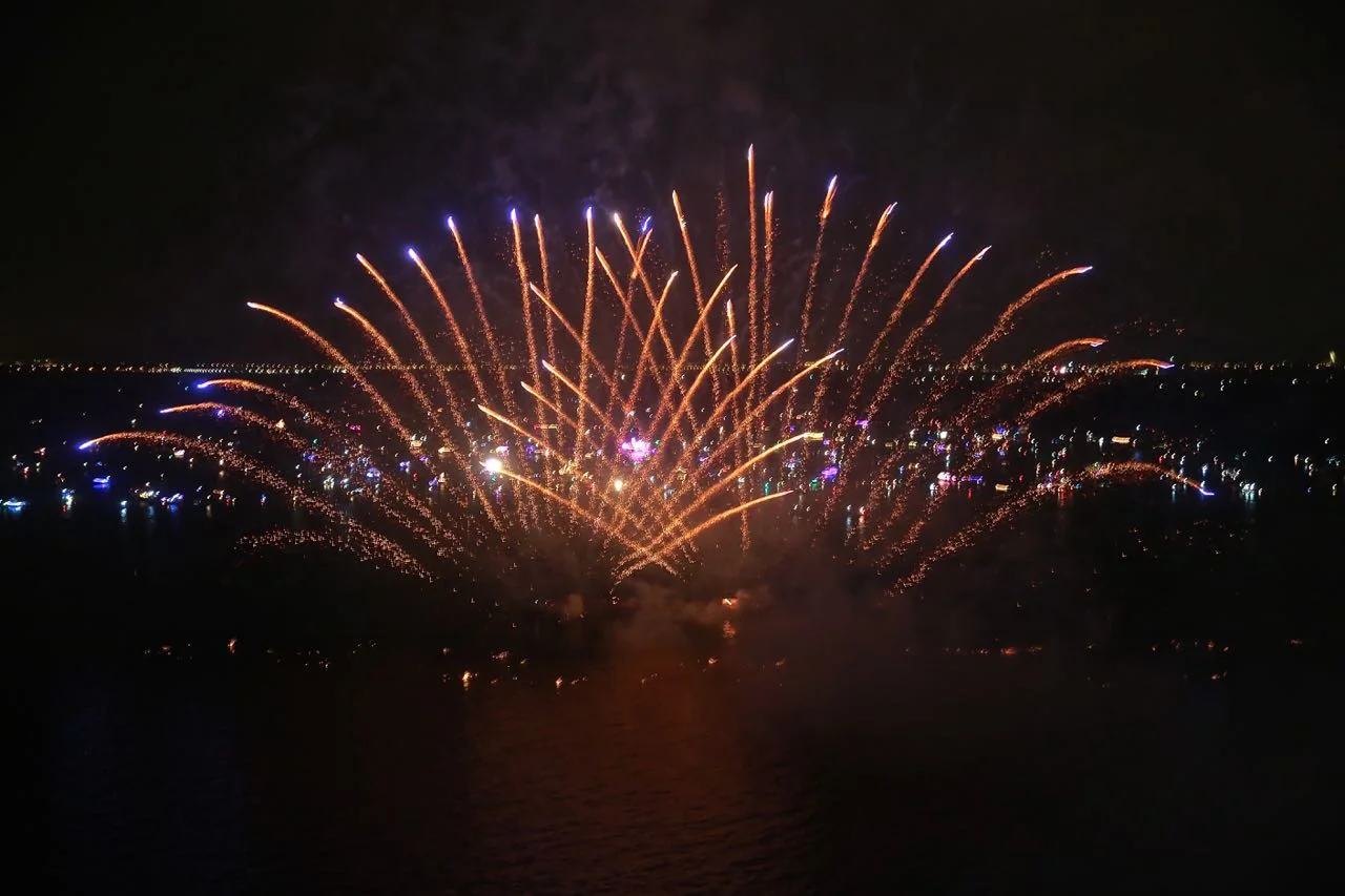 Vuur en Licht op het water - Vuurwerk 2016 © www.kicksfotos.nl