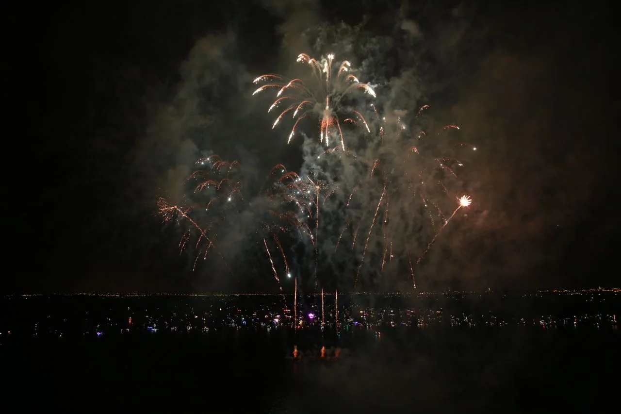 Vuur en Licht op het water - Vuurwerk 2016 © www.kicksfotos.nl
