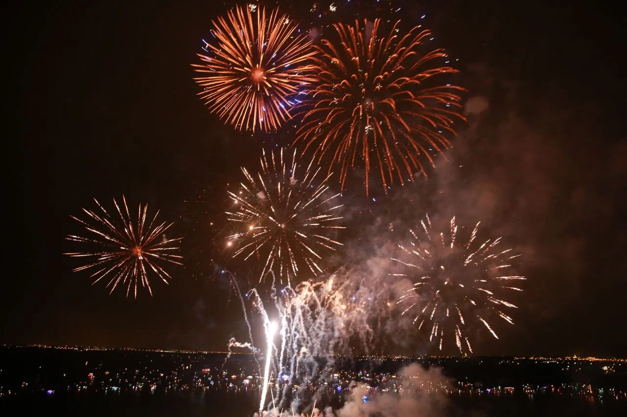 Vuur en Licht op het water - Vuurwerk 2016 © www.kicksfotos.nl