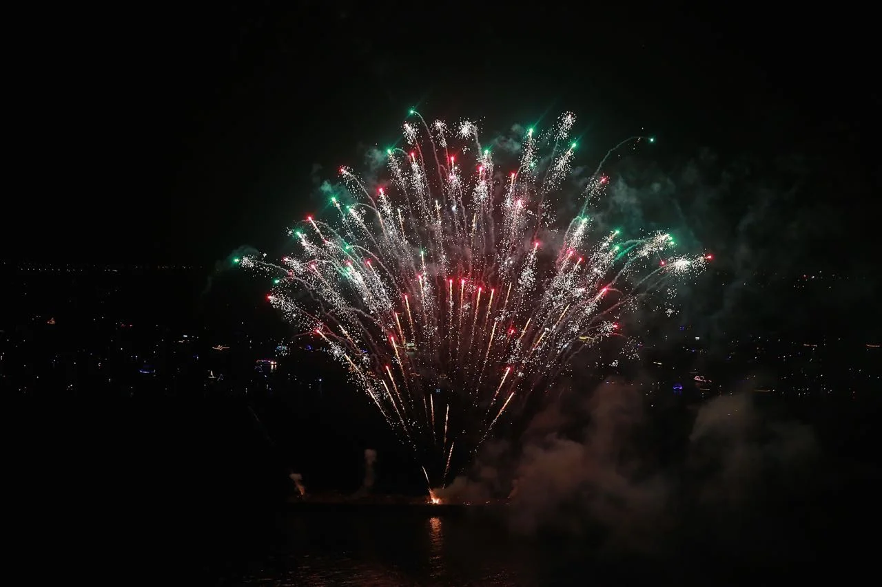 Vuur en Licht op het water - Vuurwerk 2016 © www.kicksfotos.nl