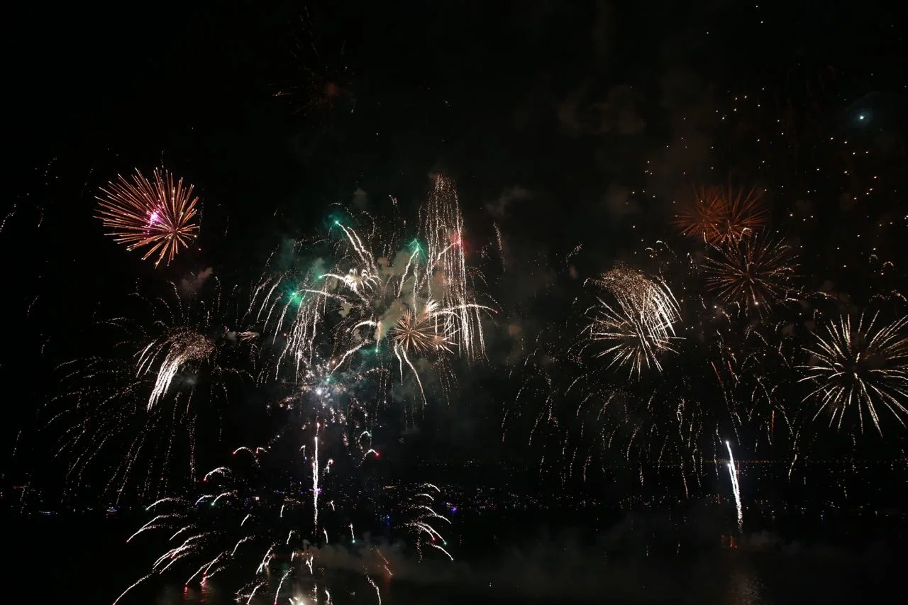 Vuur en Licht op het water - Vuurwerk 2016 © www.kicksfotos.nl