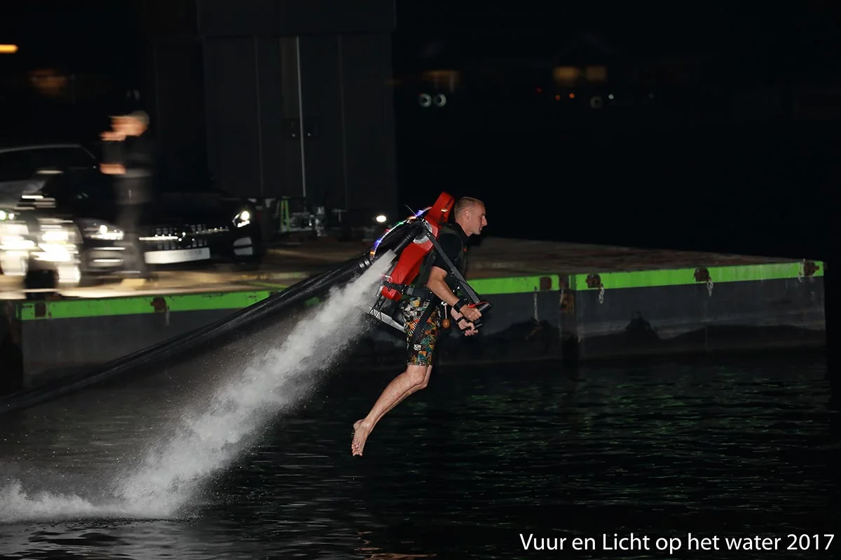 Vuur en Licht op het water - Vuurwerk 2017 © www.kicksfotos.nl